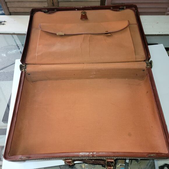 Leather suitcase briefcase VINTAGE handles Brown/tan stiitching 1940s - Picture 14 of 16